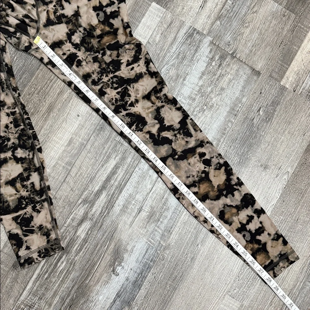 Lululemon Wunder Train High-Rise Tight 28" Size 6 - Picture 13 of 14